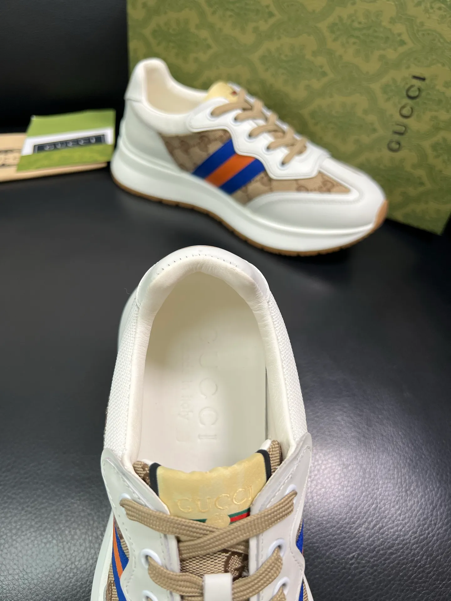 Men's shoes 💰800 Gucci top purchasing Gucci counter new model, original factory configuration of imported cowhide from Italy with printed cloth fabric, imported cowhide lining, breathable and comfortable, sole: original factory special sole is super comfortable, original factory and single goods are high quality, welcome to compare, code number 38-44 (customized 45 46) 85865